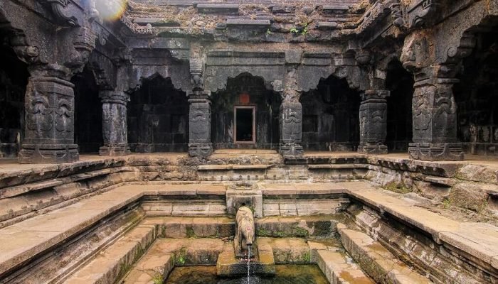 Origin-of-River-Krisha-in-a-temple-_-Mahabaleshwar